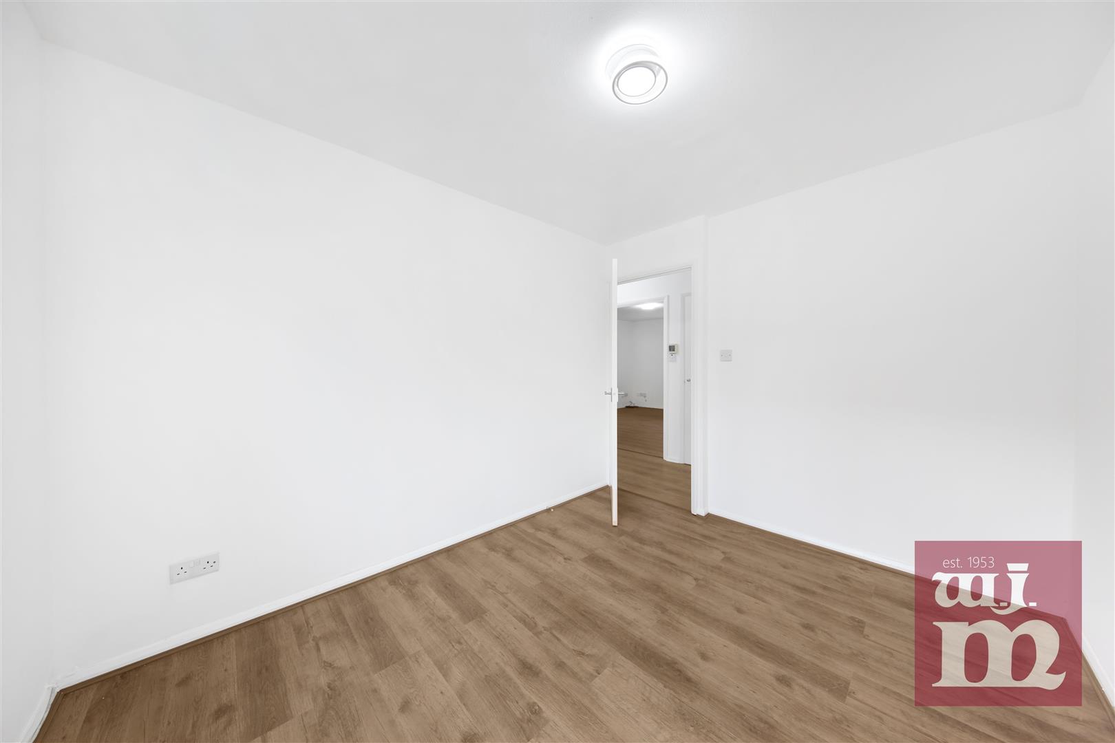 Draycott Close, Whistperwood